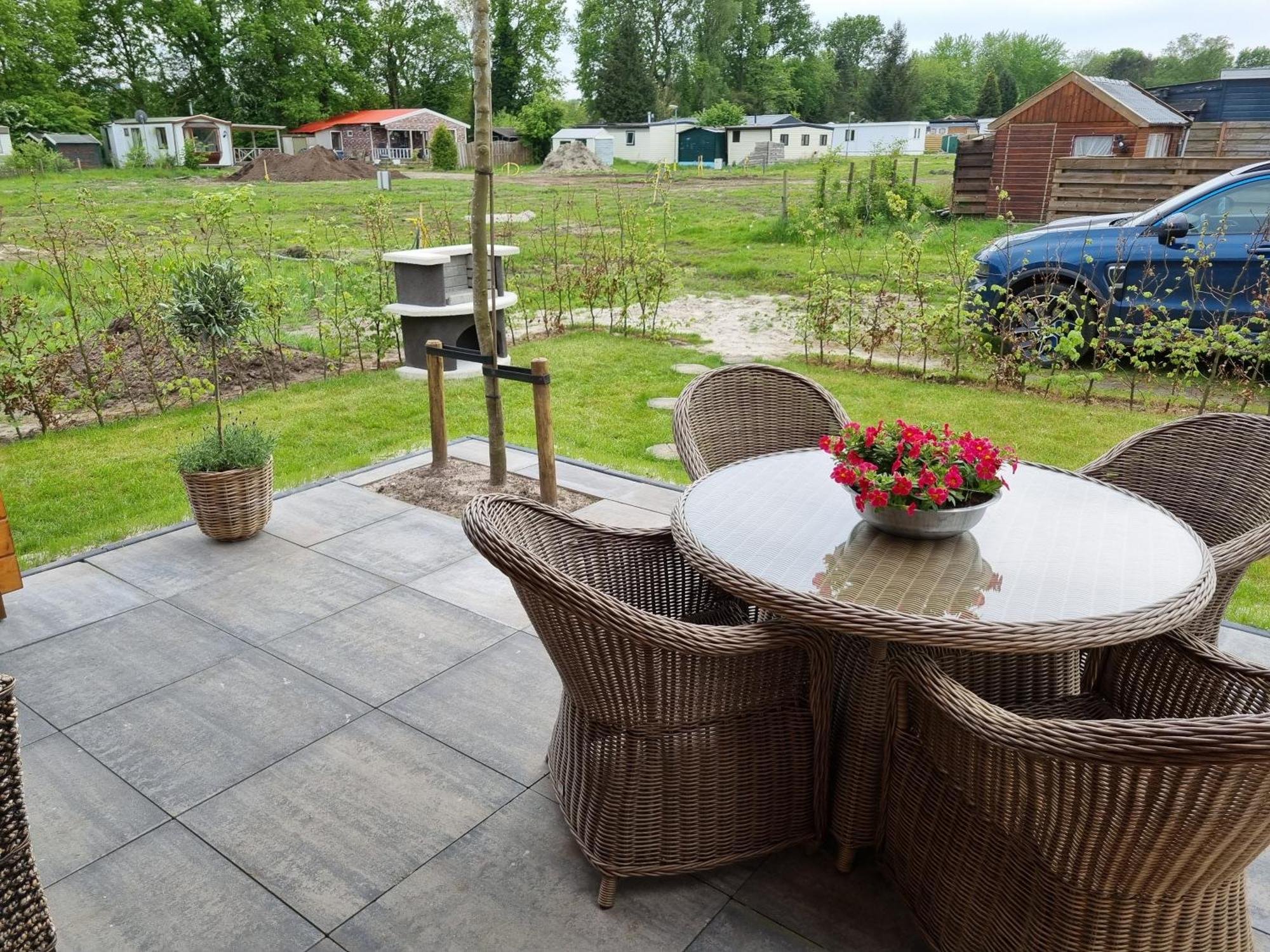 Nieuw - Luxe Blokhut Chalet In Bosrijke Omgeving Anloo Esterno foto